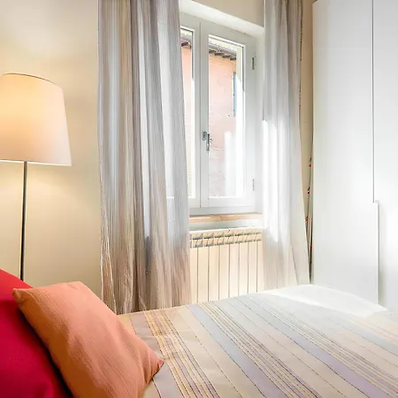 Apartment Fly To Siena